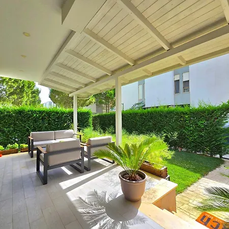 Luxury In Lalzit Bay - 171 *